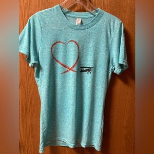 Women’s heart and airplane t-shirt